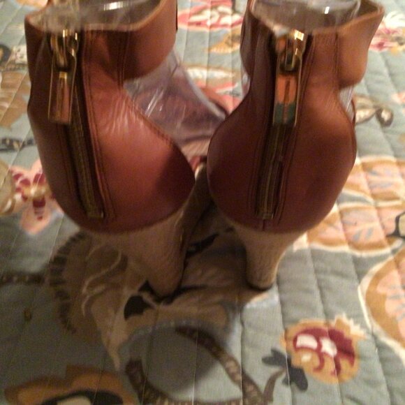 Michael Kors  Brown Leather Wedge Sandals Womens Jute Heel Size 8.5 - Picture 4 of 4